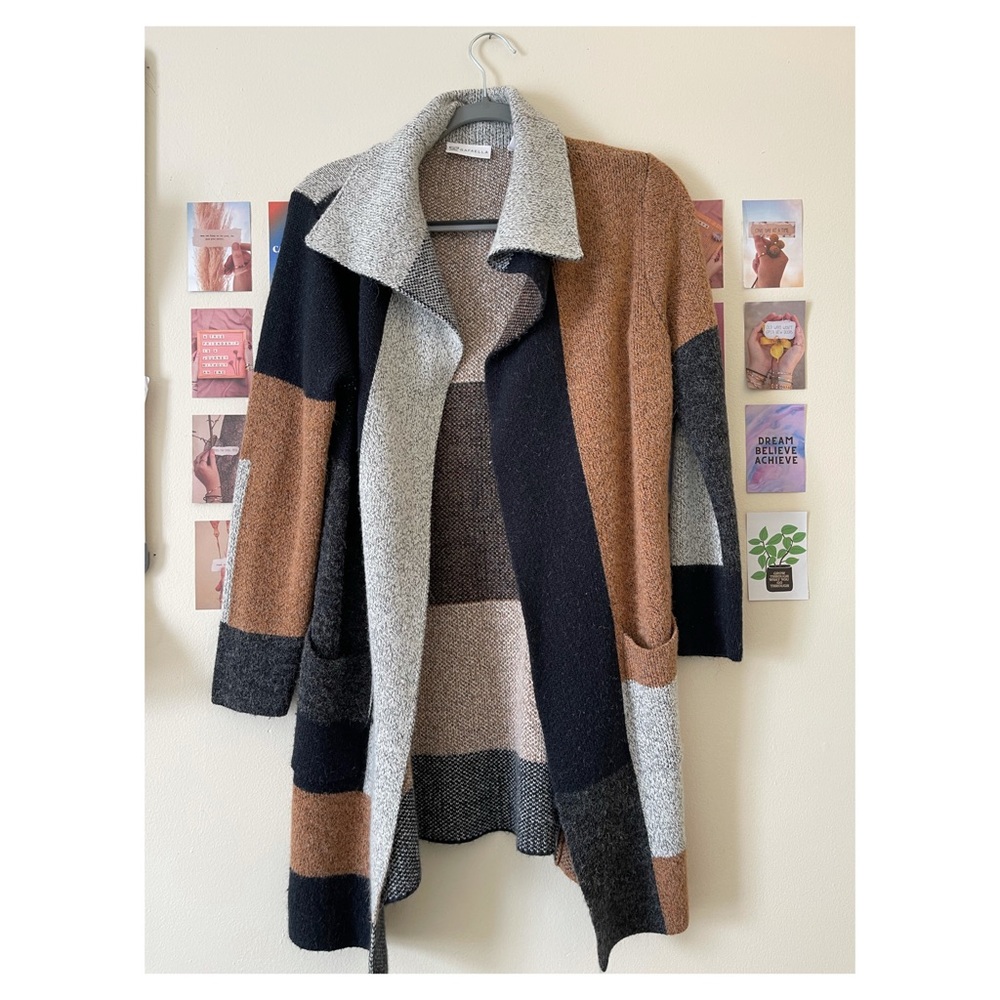 neutral colored caridgan with pockets